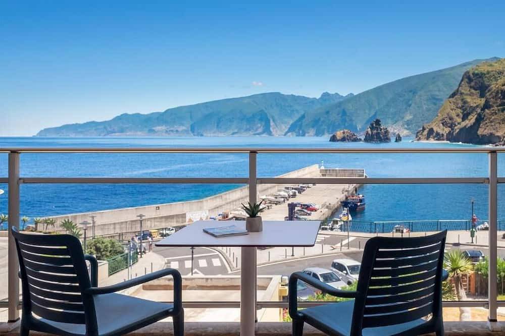Breathtaking Sea-View Balcony Hideaway – Ideal for Ultimate Relaxation in Porto Moniz, Madeira
