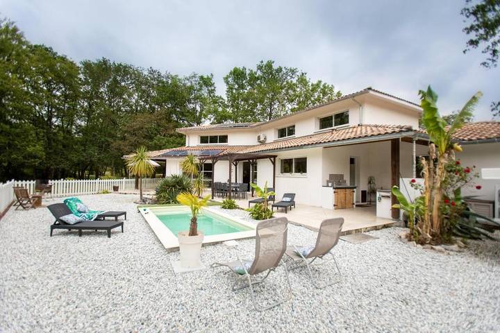 Location de vacances pour 8 personnes, avec jardin ainsi que piscine et vue à Saint-Vincent-de-Paul - 2