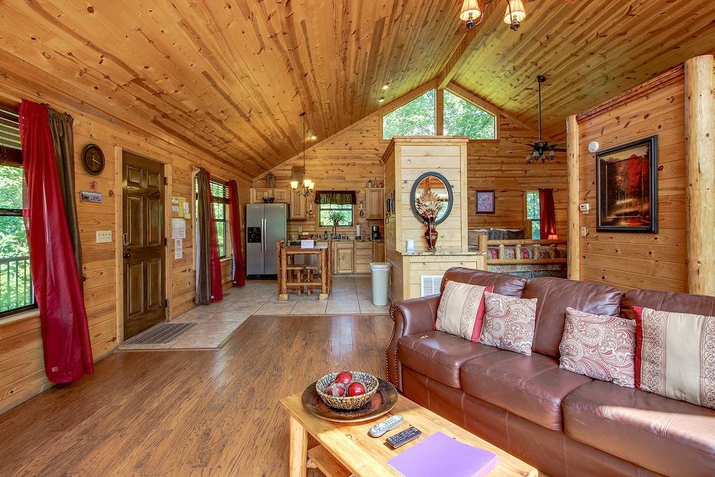 Privater, hundefreundlicher Kurzurlaub mit privatem Whirlpool und herrlichem Bergblick in Chattahoochee National Forest