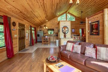 Log Cabin for 2 Guests in Chattahoochee National Forest, White County, Picture 3