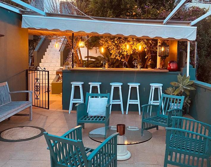 Cama y desayuno para 2 personas, con jardín además de vistas y piscina en Sella