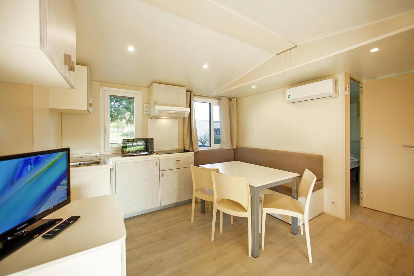 Mobilehome im Caravanpark The Garda Village in Sirmione-ehemals Tui Ferienhaus in Rivoltella del Garda, Sirmione