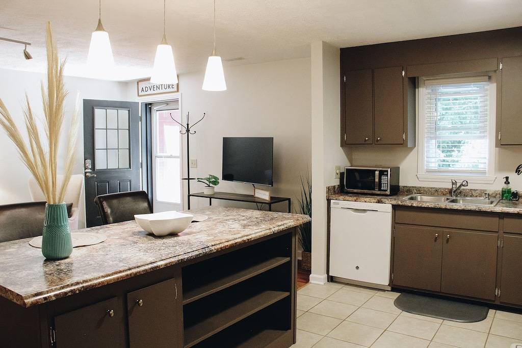 Ganze Wohnung, Boho 2 bedroom in downtown Floyd, Va-Golden Maple in Blue Ridge Parkway, Floyd County