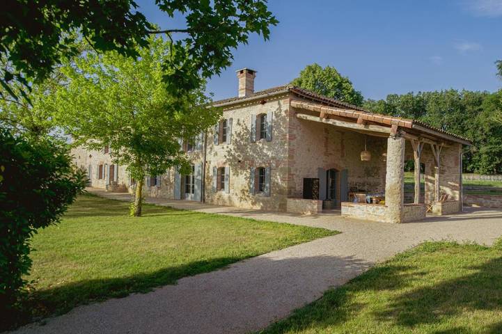 Chambre d’hôte pour 12 personnes, avec vue ainsi que jardin et piscine, animaux acceptés dans le Tarn - 4