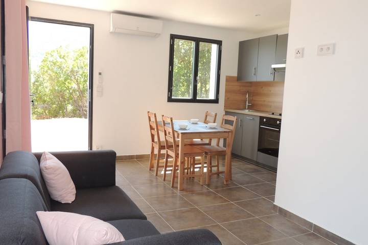 Villa pour 4 personnes, avec balcon et jardin en Corse-du-Sud - 2