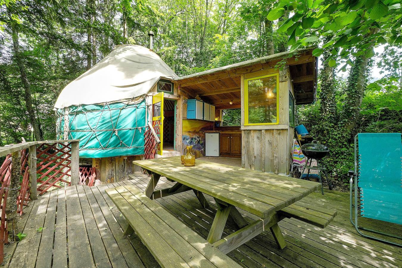 Appartement entier, Yourte kirghize dans la forêt – accueil paysan in Prébois, Isère