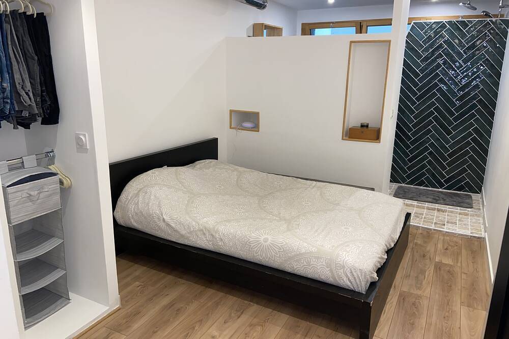 Appartement entier, Pleasant 55m2 in a park overlooking Paris in Meudon, Hauts-de-Seine