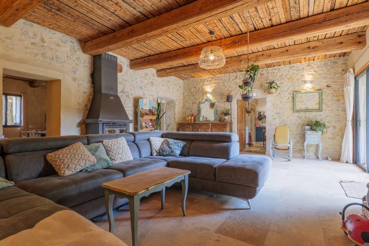 Guest Room “La Terre d’à Côté” with Shared Terrace and Wi-Fi in Saint-Remèze, Privas (arrondissement)
