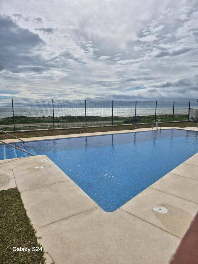 Ferienhaus für 6 Personen, mit Ausblick und Garten sowie Pool, mit Haustier