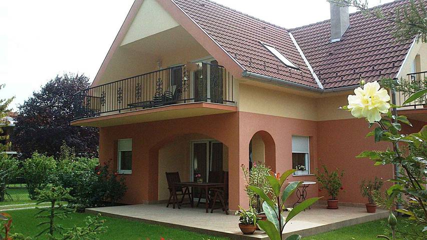 Ferienwohnung für 4 Personen, mit Garten und Balkon