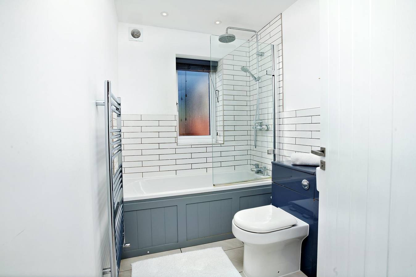 Airy Home | Free Parking | Walk to Bailgate - Pass the Keys in Lincoln, Lincolnshire