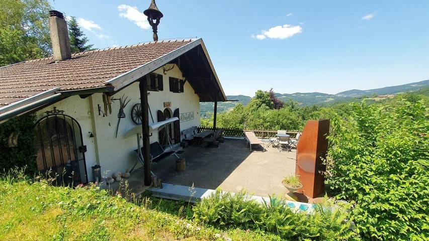 Ferienhaus für 6 Personen, mit Balkon und Terrasse sowie Garten und Ausblick in Neukirchen (Niederbayern)