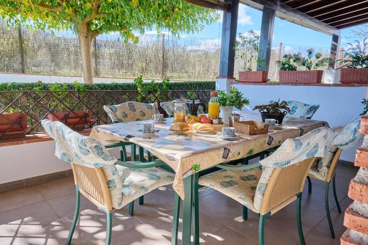 Casa rural para 6 personas, con piscina además de jardín y vistas en Luque - 2