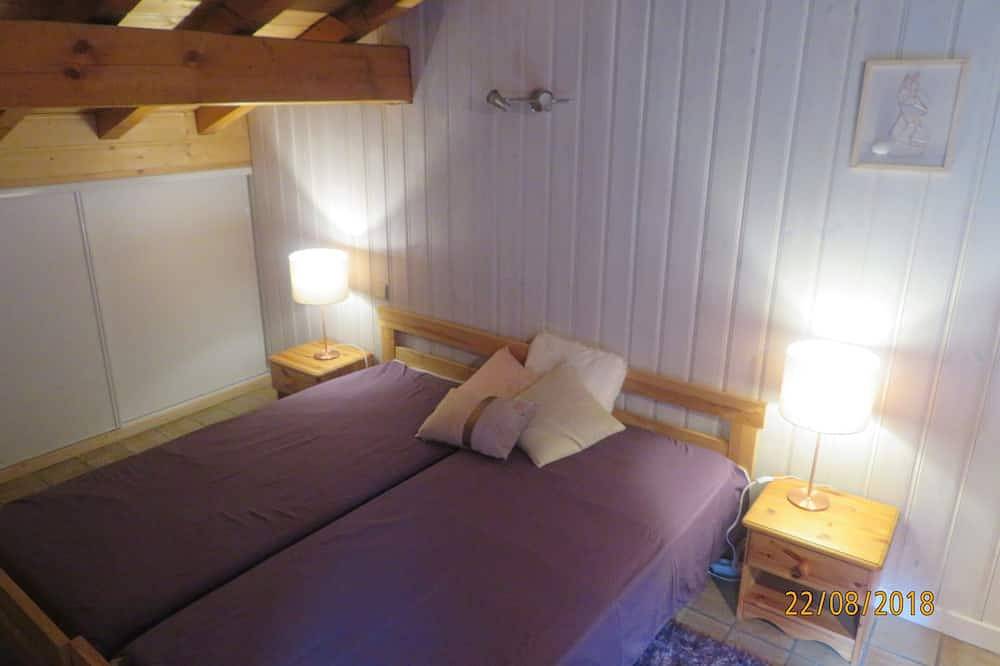 Chalet cosy avec spa extérieur et sauna face au Mont Blanc - Montchavinla Plagne in Bellentre, La Plagne-Tarentaise