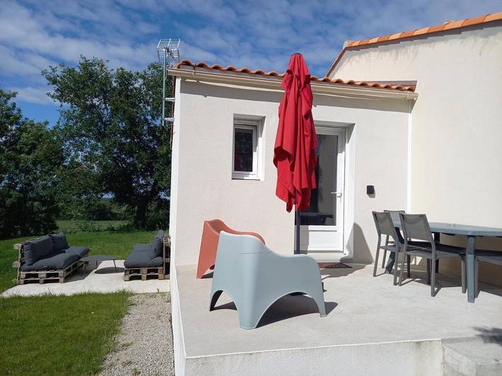 Gîte pour 6 personnes, avec vue sur le lac ainsi que jardin et vue dans Saint-Lumine-de-Coutais