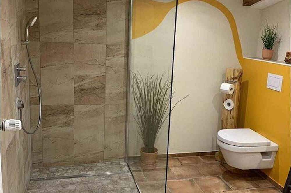 Ferienhaus Hunolstein - Ferienhaus, Dusche und Bad, Wc, 2 Schlafräume in Morbach, Bernkastel-Kues & Umgebung