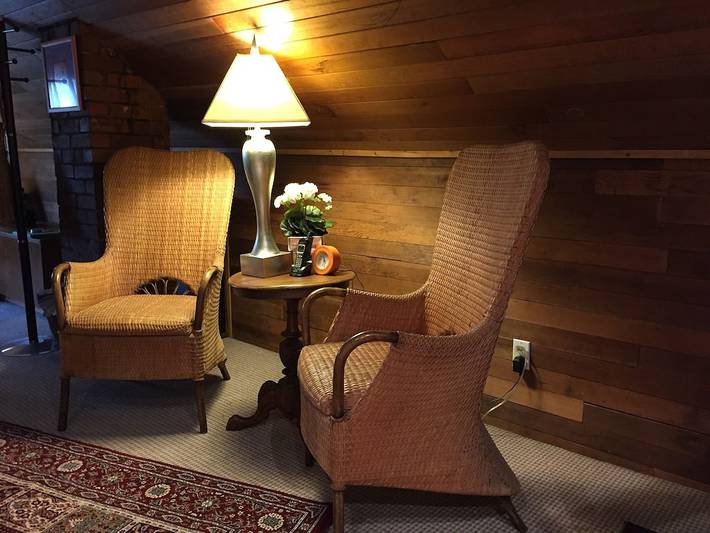 Vacation rental for 2 people, with yard and terrace in British Columbia