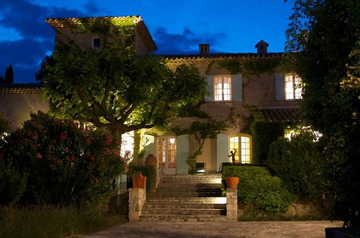 Gîte pour 2 personnes, avec piscine ainsi que vue et jardin à Roaix - 2