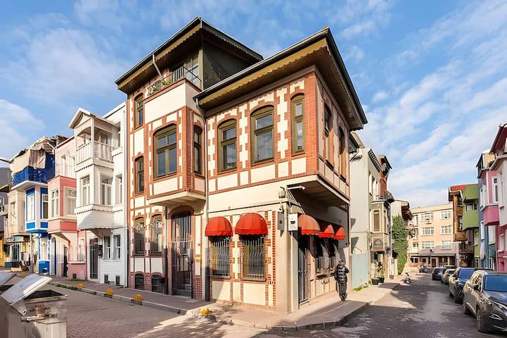 Holiday home for 11 people, with balcony in Turkey