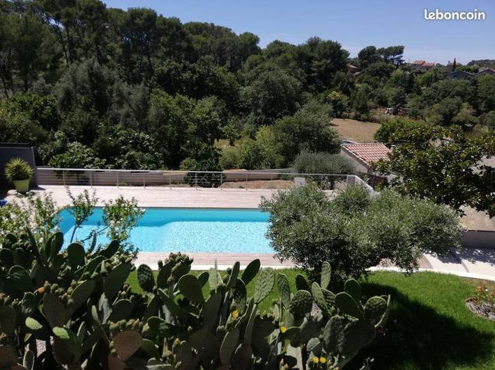 Maison d’hôte pour 2 personnes, avec terrasse et jardin ainsi que vue et piscine à La Seyne-sur-Mer