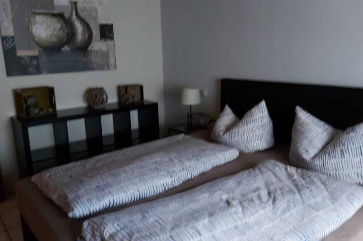 Ferienhaus für 8 Personen, mit Whirlpool und Garten sowie Terrasse und Sauna, mit Haustier in Bromskirchen - 3