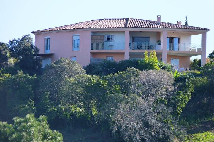Ganze Wohnung, Joli Studio Avec vue Panoramique sur la mer à 5 mn de la Plage et de Propriano in Propriano, Sartène und Umgebung