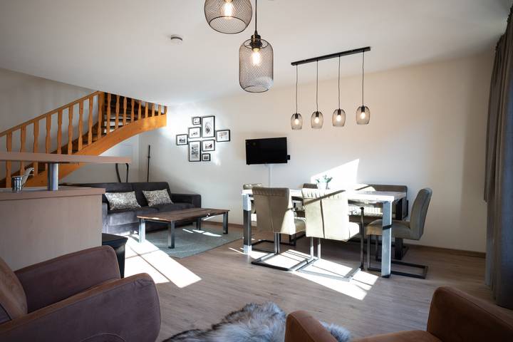 Ferienwohnung für 7 Personen, mit Garten und Whirlpool sowie Sauna und Pool, mit Haustier