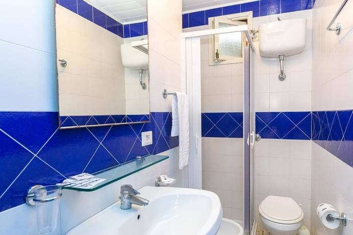 Bungalow für 4 Personen, mit Whirlpool und Terrasse sowie Garten und Kinderpool in Kampanien - 3
