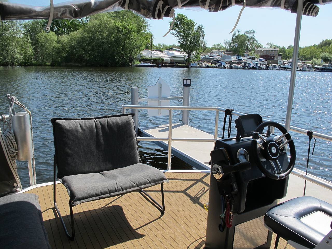 Hausboot Hanna by fewo-plan in Hennigsdorf, Ruppiner Seenland