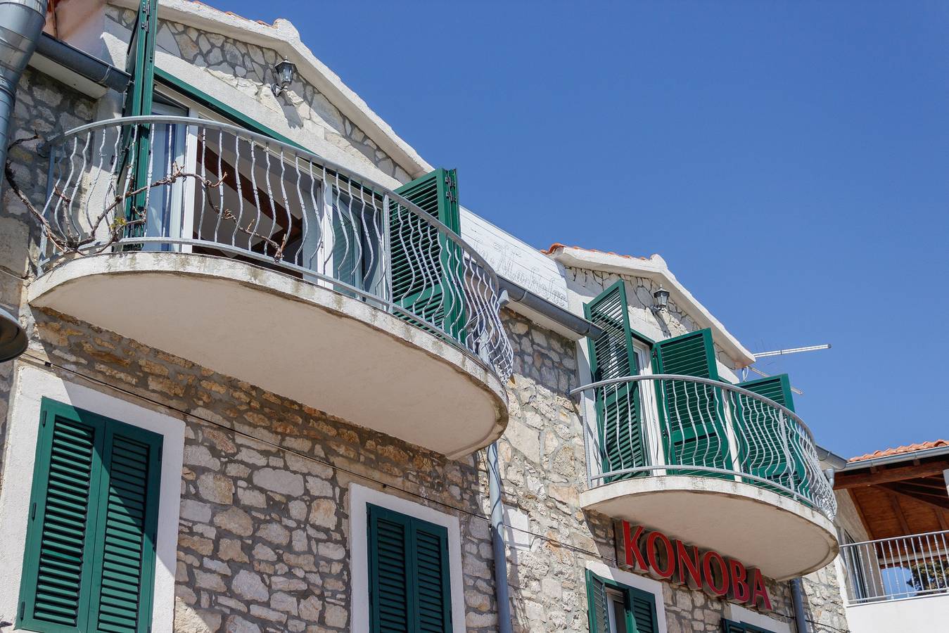 Ganze Wohnung, 3-Zimmer-Ferienwohnung am Strand Tribunj, Vodice A-4174-a in Tribunj, Šibenik-Knin