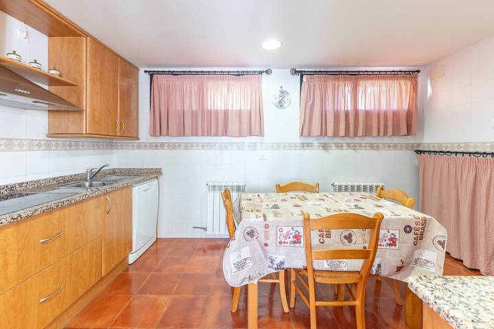 El Arroyuelo I – Acogedora Casa Rural con Terraza Privada en Ávila in Navarredonda de Gredos, Provincia de Ávila
