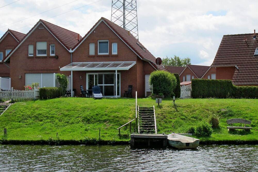 Wunderbares  Ferienhaus für 4 Leute mit  W-Lan, Tv und Terrasse in Großefehn, Landkreis Aurich