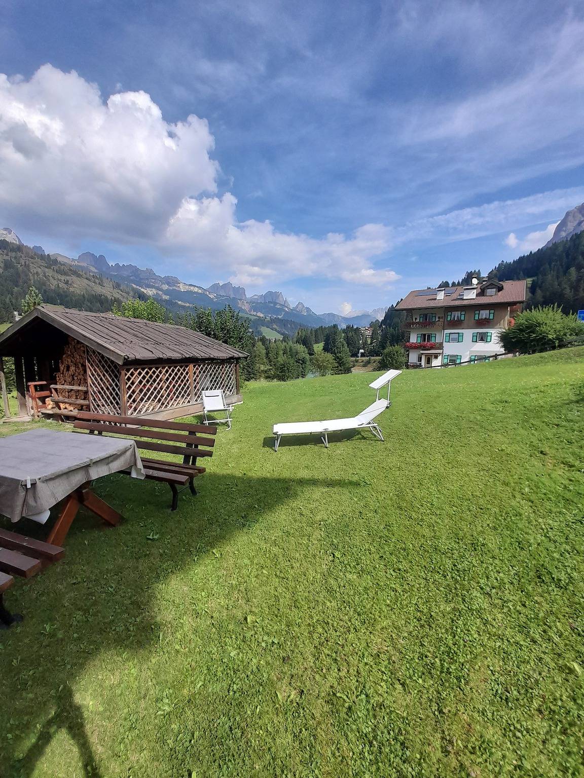 Appartement entier, Appartement confortable "Casa Defrancesco" avec Wi-Fi et jardin in Moena, Dolomiti Superski