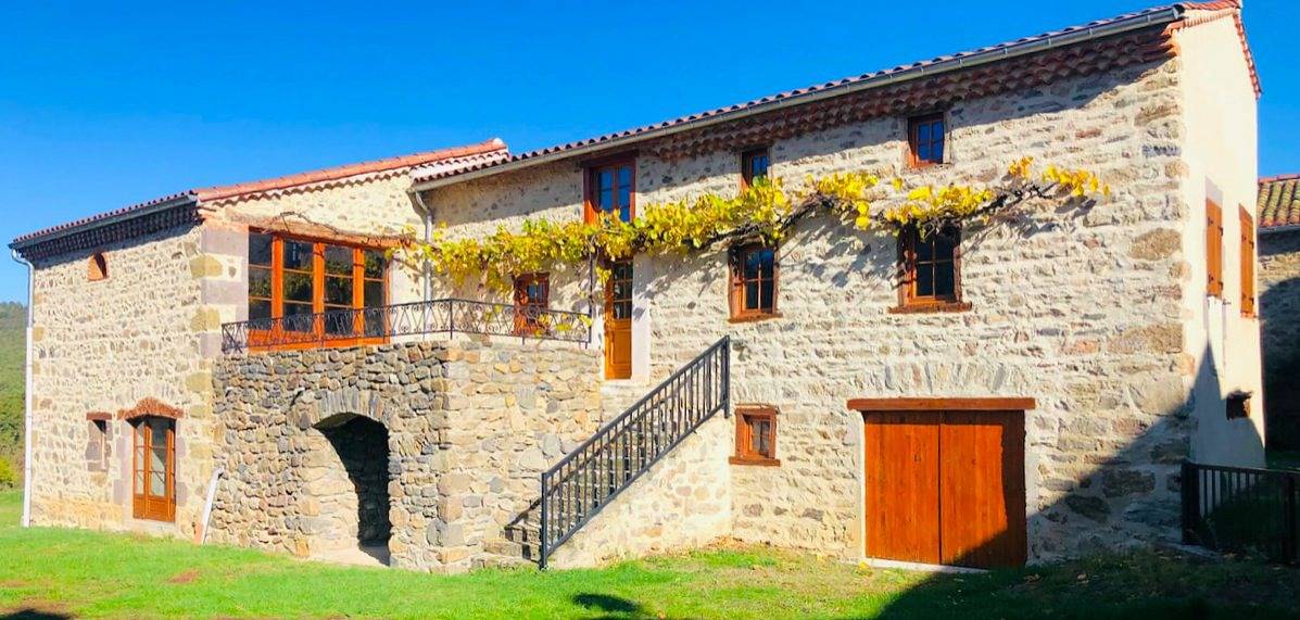 Gîte "Les Voûtes du Chambon" in Blassac, Massif central