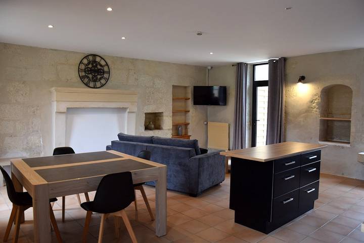 Gîte pour 4 personnes, avec piscine ainsi que jardin et terrasse, animaux acceptés - 1