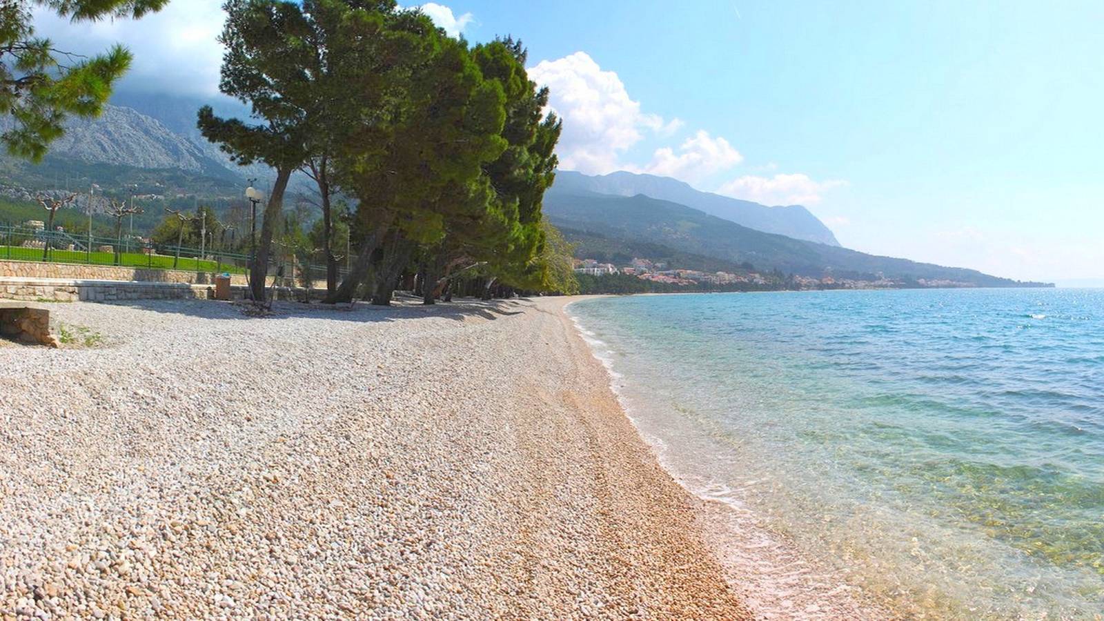Dvokrevetna soba s balkonom in Makarska, Makarskas riviera