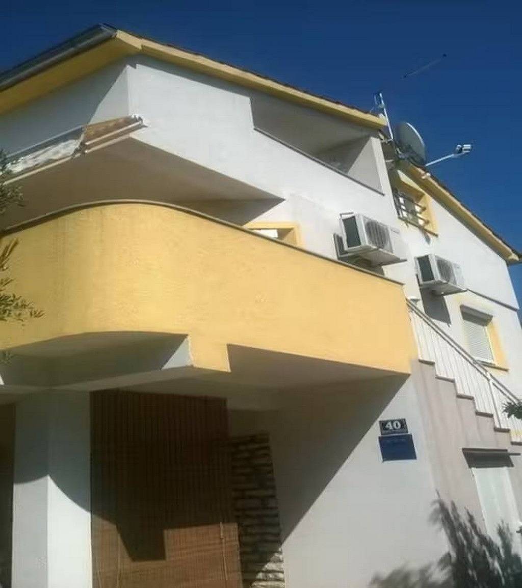 Ganze Wohnung, 1-Zimmer-Ferienwohnung mit Terrasse Pirovac, Sibenik A-27461-a in Pirovac, Šibenik-Knin