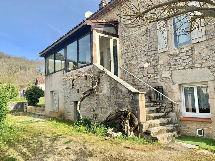 Gîte pour 4 personnes, avec Terrasse et Jardin ainsi que Piscine et Vue à Saint-Géry