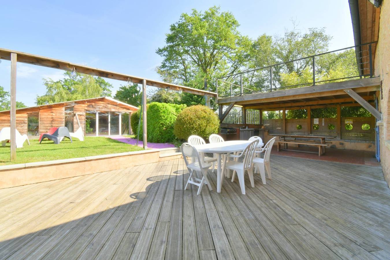 Gîte de l'Ange Blanc, 8 chambres, 20 personnes in Lignières, Saint-Amand-Montrond