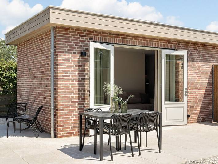 Ferienhaus für 4 Personen, mit Terrasse und Garten in Groet