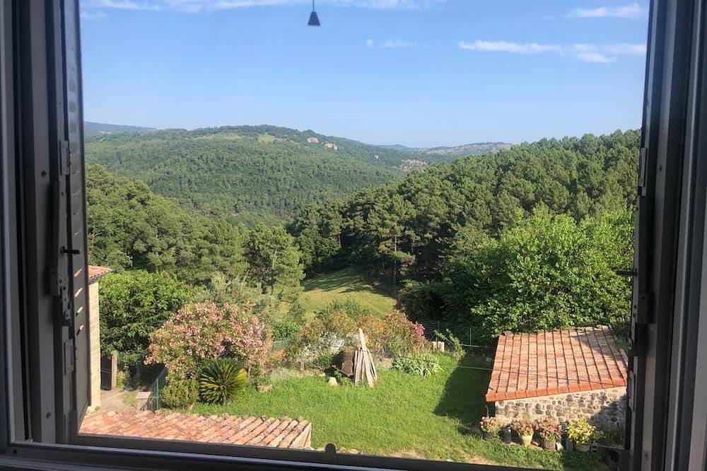 Maison de village rénovée dans un hameau calme en campagne ardéchoise in Ucel, Parc naturel régional des Monts d'Ardèche