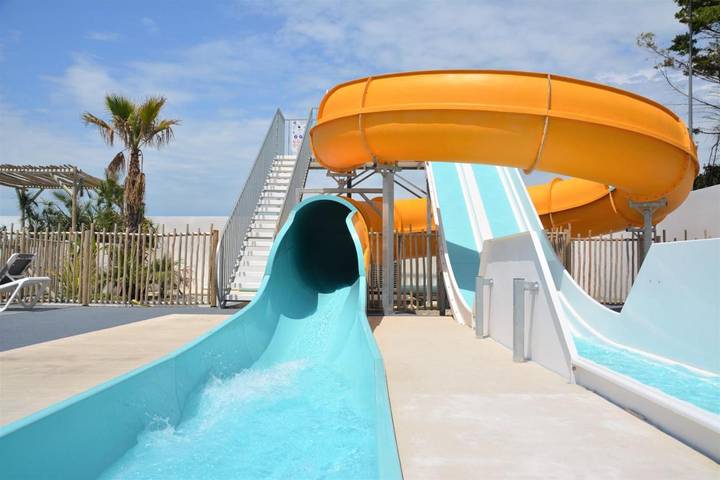 Location de vacances pour 4 personnes, avec jardin et bassin pour enfant ainsi que jacuzzi et piscine, animaux acceptés à L'Houmeau - 4