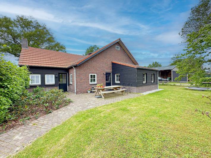Glamping voor 6 personen, met terras en tuin in Noord-Brabant