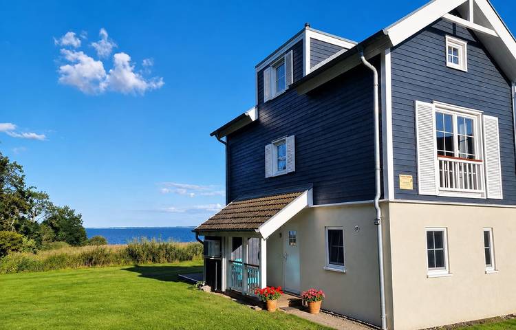 Ferienhaus für 5 Personen, mit Seeblick und Garten sowie Sauna in Sierksdorf