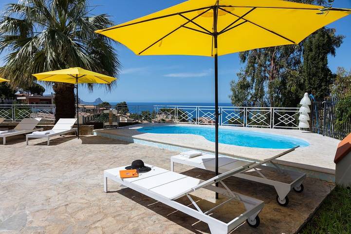 Ferienhaus für 12 Personen, mit Terrasse und Garten