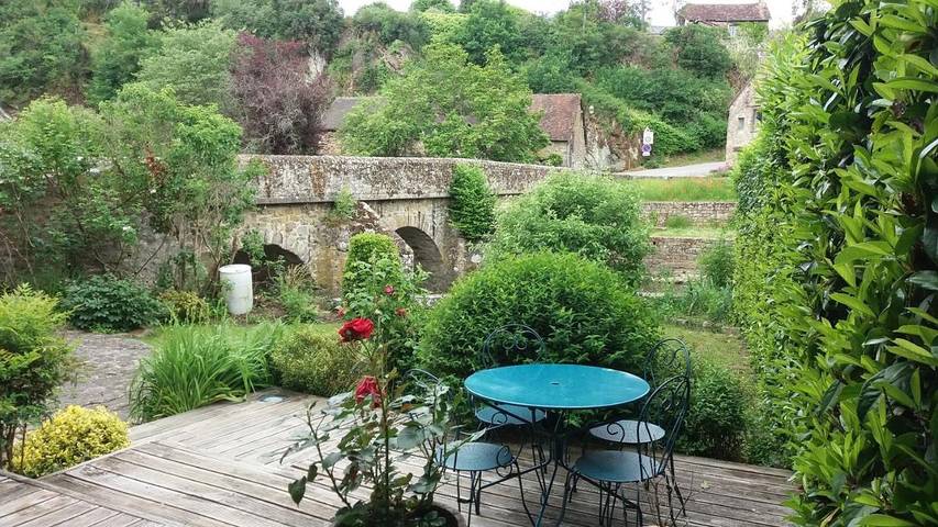 Location de vacances pour 4 personnes, avec vue et jardin à Moulins-le-Carbonnel - 3