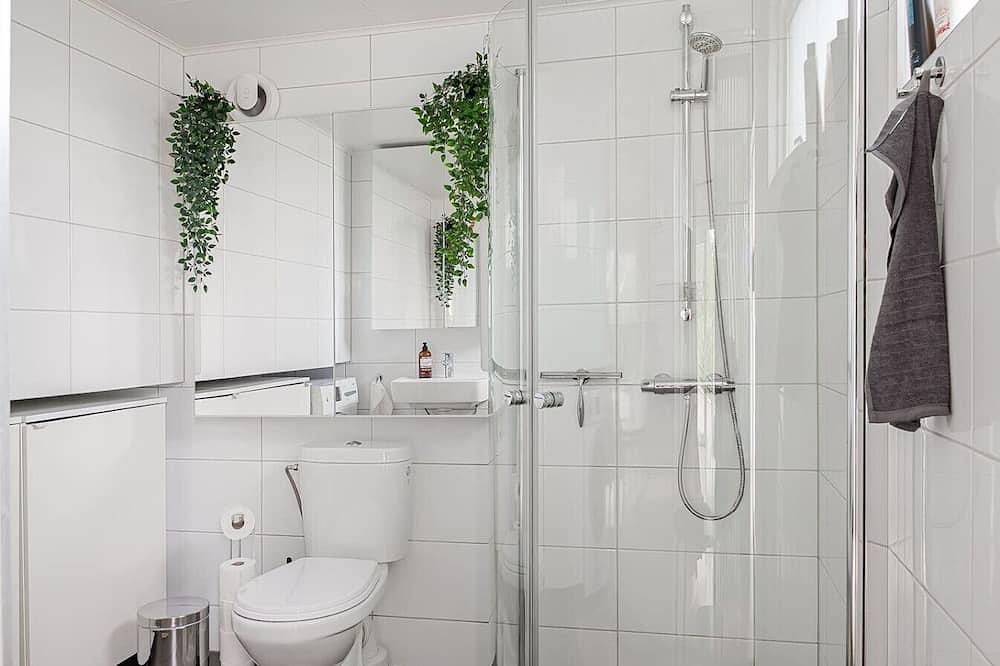 Cute and Cozy Guesthouse near Water in Tyresö, Schwedische Ostsee