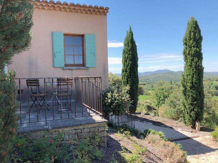 Location de vacances pour 24 personnes, avec vue ainsi que jardin et piscine à Mérindol-les-Oliviers - 4
