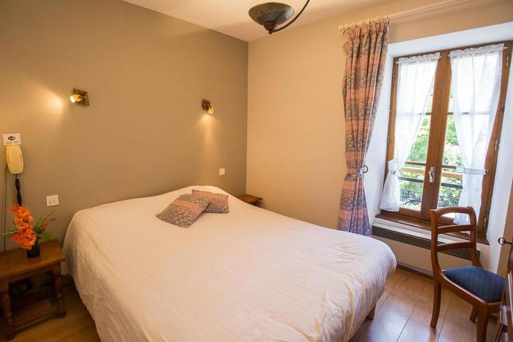 Hôtel pour 3 personnes, avec sauna ainsi que jacuzzi et jardin, animaux acceptés dans Le Rozier - 4