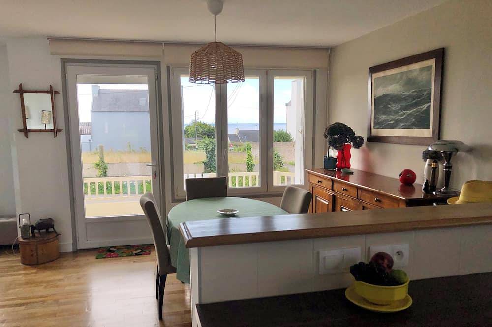 Maison Refaite et Lumineuse, vue Mer, à 5 Minutes de la Plage in Plogoff, Iroise